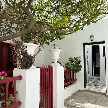 Modern Mykonos Apartment *